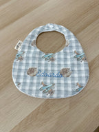 Bavaglino artigianale personalizzabile a quadretti azzurro