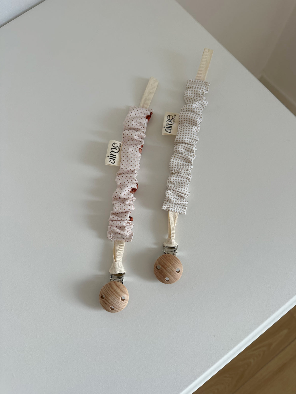 Clip porta ciuccio vichy pois e quadretti beige