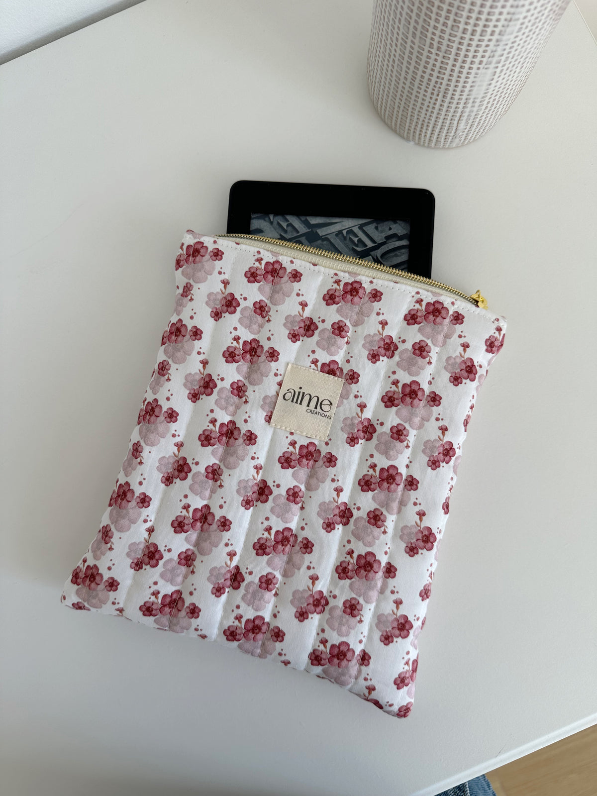 Custodia ebook reader artigianale e personalizzabile con fiori