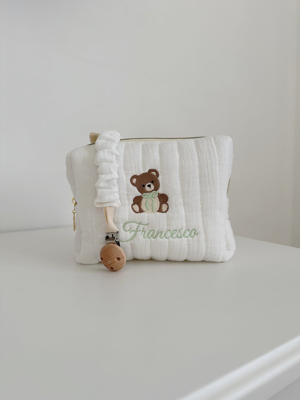 regalo nascita con beauty m con orsetto ricamato e nome personalizzabile