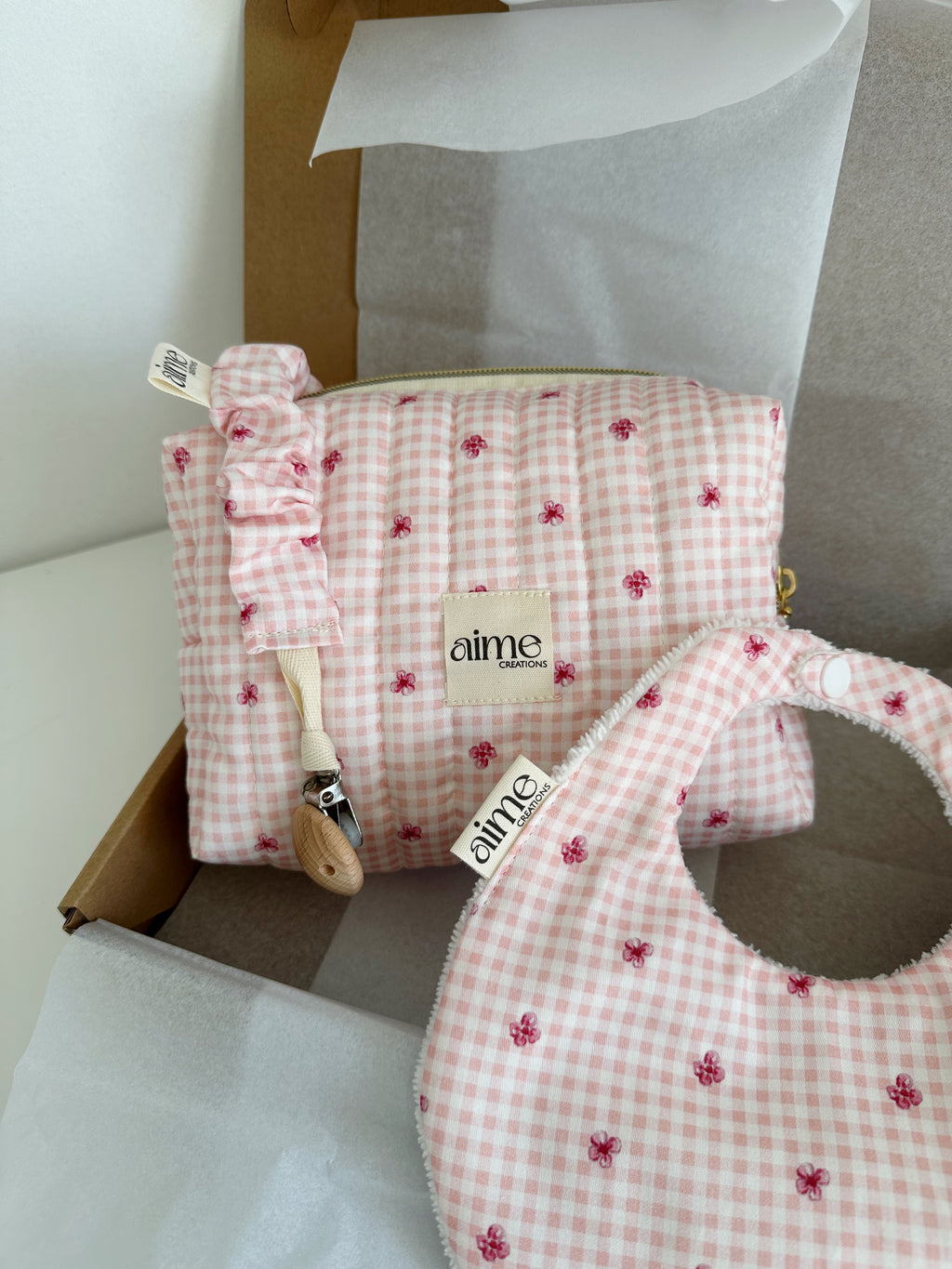 confezione regalo artigianale e personalizzabile a quadretti rosa