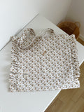 tote bag con volanti artigianale e ricamo del nome