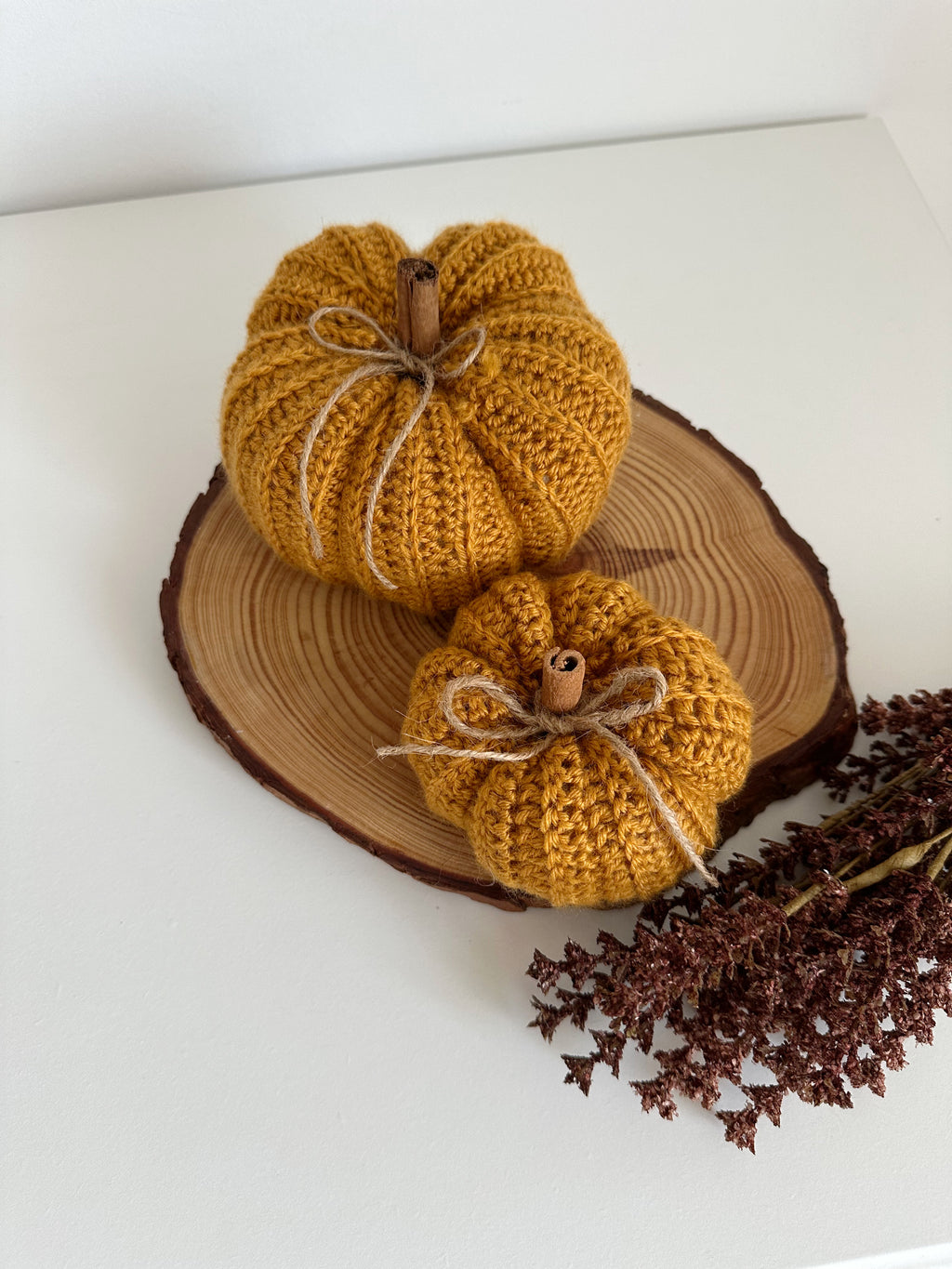 zucca ornamentale fatta all uncinetto color caramello